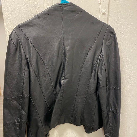 GUESS leather jacket! Black size XS, fits like a small - Picture 2 of 3